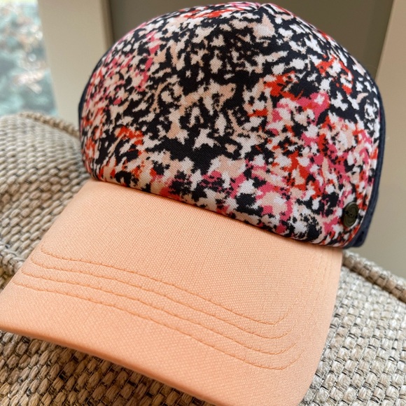 Roxy hat - Picture 2 of 4